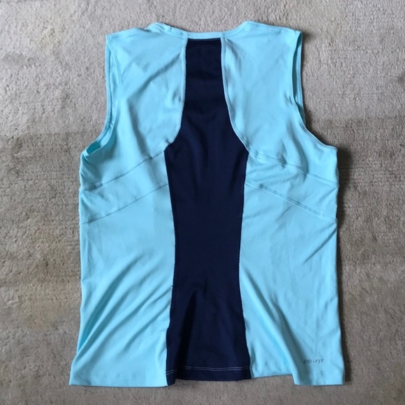 Nike dri-fit top - Picture 2 of 4